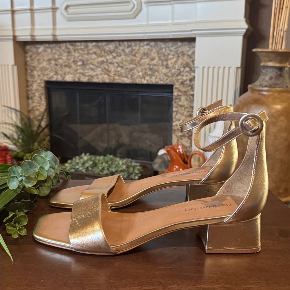 Jalena Low Heeled Sandal. Gold, size 9.5M. - Picture 3 of 9